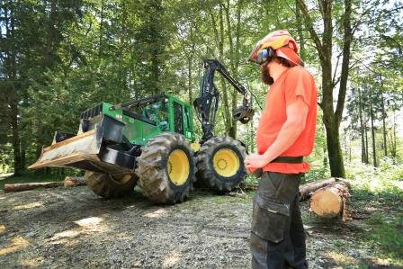 Skidder mit Funksteuerung